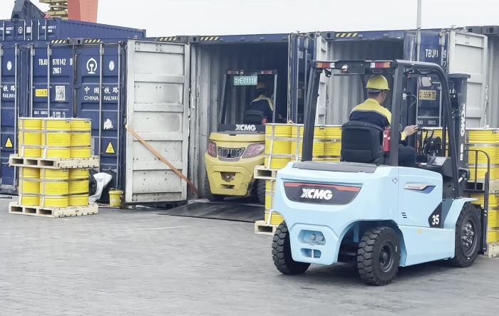 88858cc永利双系列叉车硬核助力！宁夏铁路货运站跑出高效运输加速度