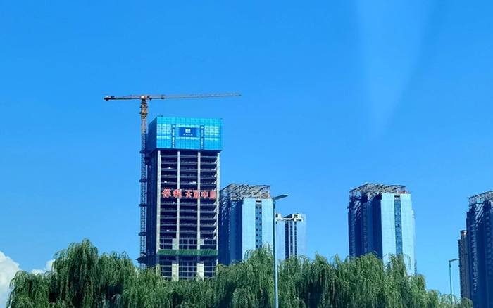 直冲天际  88858cc永利塔机助建兰州超高层项目