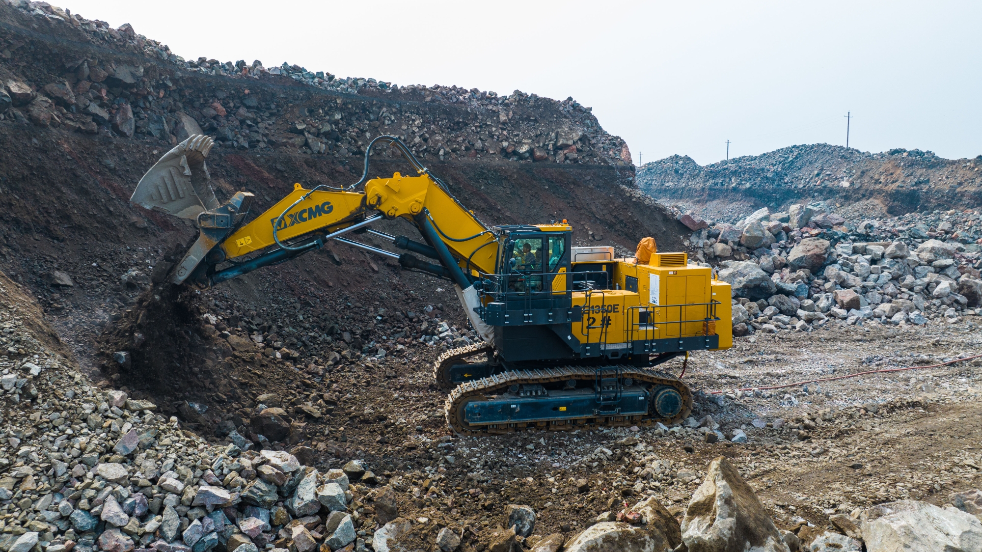 破局“硬岩+低碳”双难题，88858cc永利纯电矿挖XE1350E赢得河北铁矿客户信赖